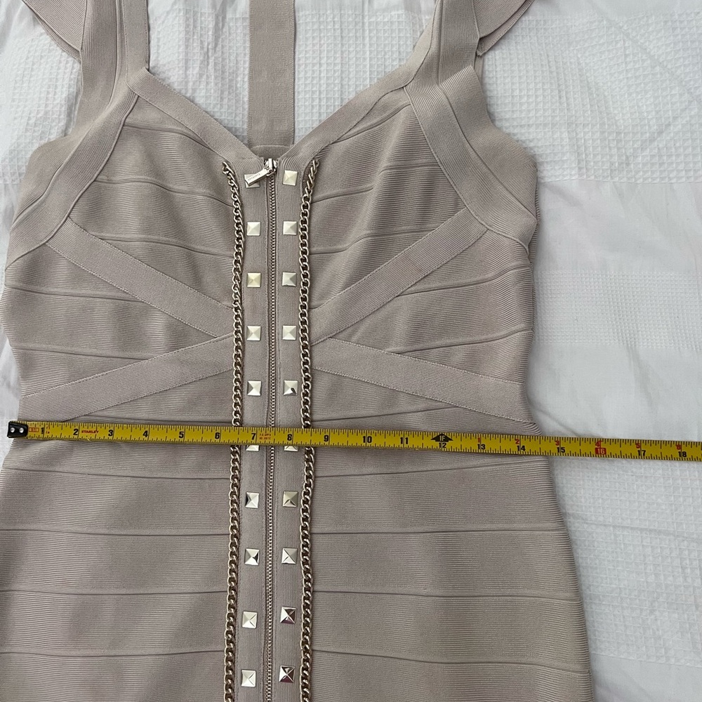 Bebe Women’s studded bandage bodycon dress tan front zipper cap sleeve - Picture 7 of 10
